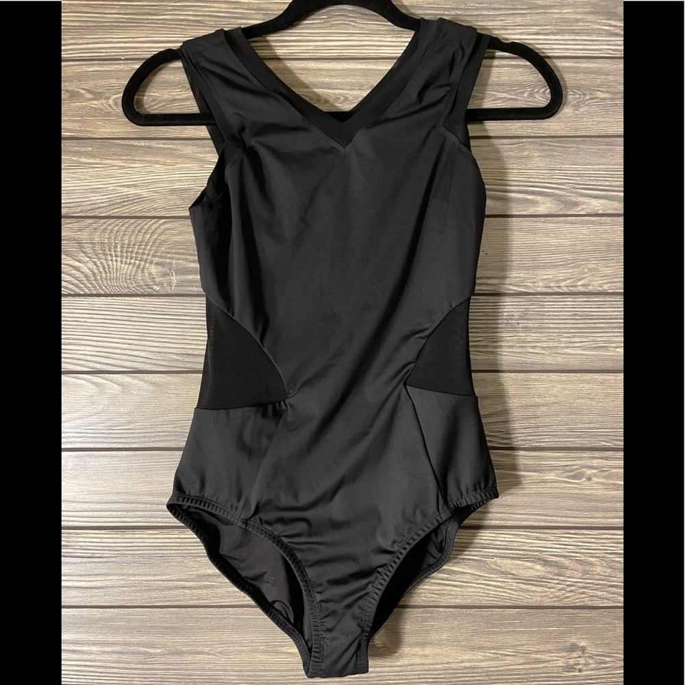 🩰 NWT ZARELY BALLET LEOTARD